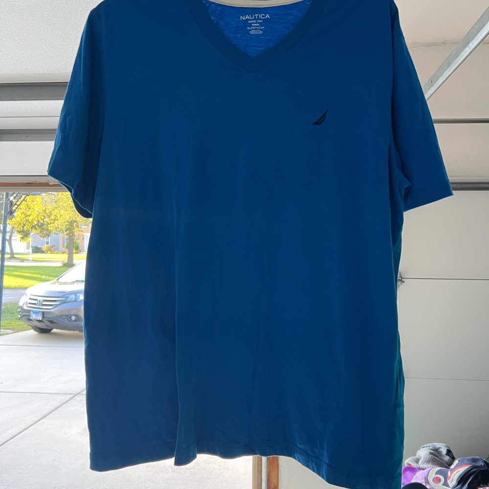 Nautica Men's Deep Blue V-Neck Tee size M